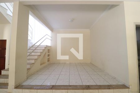 Sala de casa para alugar com 5 quartos, 340m² em Santa Mônica, Uberlândia