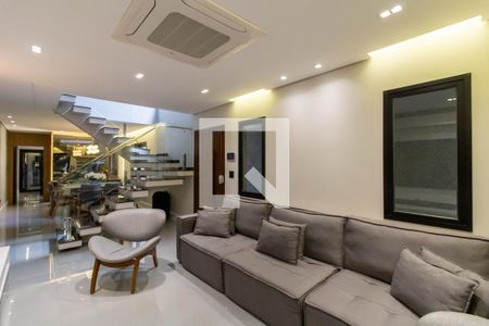 Sala de casa à venda com 4 quartos, 150m² em Casa1, Guarulhos