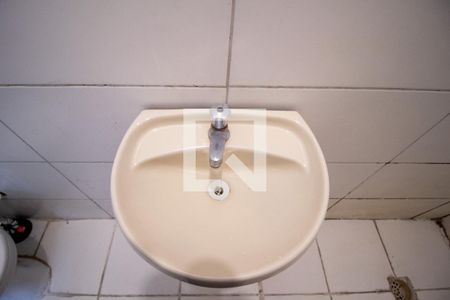 Banheiro Social de kitnet/studio para alugar com 1 quarto, 38m² em Jardim Santa Catarina, Sorocaba