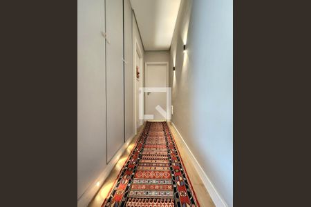 Corredor de apartamento à venda com 2 quartos, 134m² em Vila Nova Conceição, São Paulo