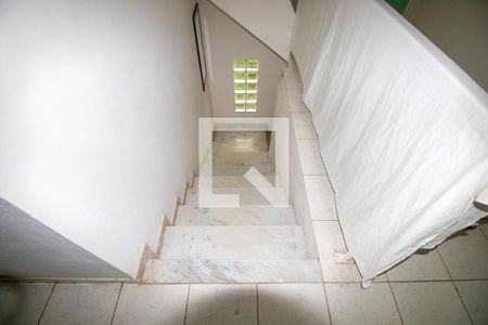 Escada de casa de condomínio para alugar com 5 quartos, 333m² em Vargem Grande, Rio de Janeiro