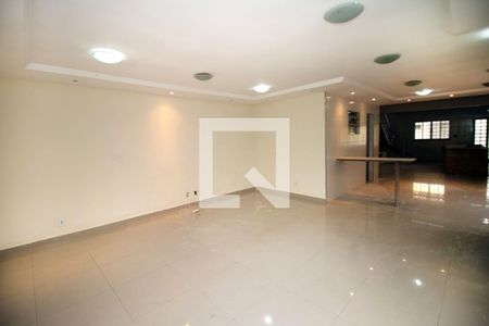 Sala de casa à venda com 2 quartos, 400m² em Irajá, Rio de Janeiro