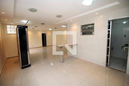 Sala de casa à venda com 2 quartos, 400m² em Irajá, Rio de Janeiro