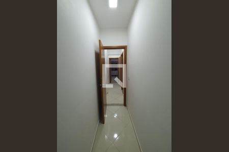 Corredor de apartamento para alugar com 3 quartos, 130m² em Cidade Ocian, Praia Grande