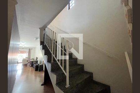 Escada de casa à venda com 3 quartos, 182m² em Butantã, São Paulo