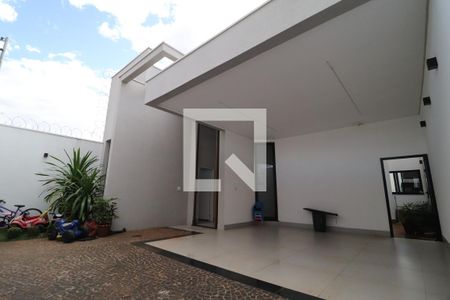 Varanda da Sala de casa para alugar com 4 quartos, 170m² em Novo Mundo, Uberlândia