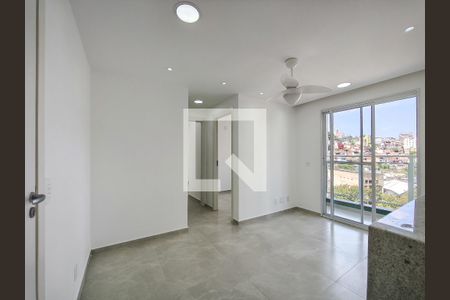 Sala de apartamento para alugar com 2 quartos, 44m² em Santo Cristo, Rio de Janeiro