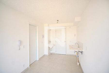 Sala e cozinha de apartamento para alugar com 1 quarto, 27m² em Penha de França, São Paulo