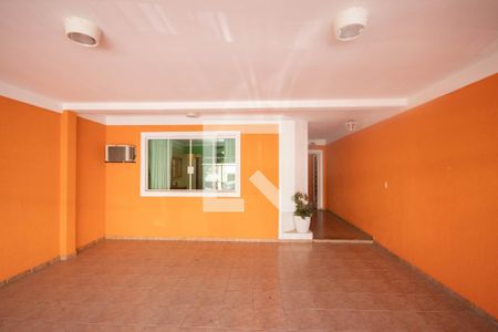 Garagem de casa à venda com 3 quartos, 200m² em Vila Isolina Mazzei, São Paulo