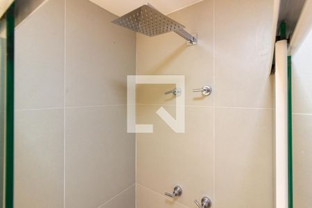 Banheiro de kitnet/studio para alugar com 1 quarto, 25m² em Pinheiros, São Paulo