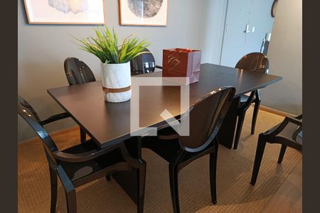 Sala de apartamento à venda com 2 quartos, 120m² em Cerqueira César, São Paulo