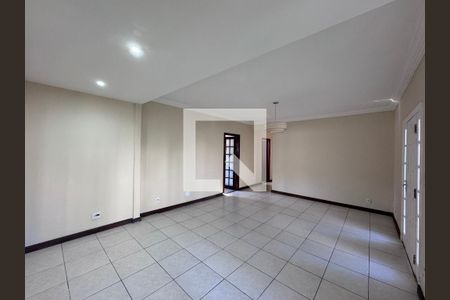 Sala de casa para alugar com 3 quartos, 130m² em Recreio dos Bandeirantes, Rio de Janeiro