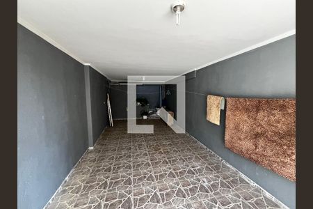 Garagem de casa à venda com 3 quartos, 98m² em Chora Menino, São Paulo