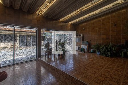 Garagem de casa à venda com 4 quartos, 235m² em Vila Liviero, São Paulo