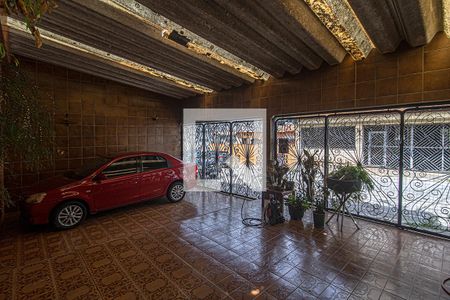 Garagem de casa à venda com 4 quartos, 235m² em Vila Liviero, São Paulo