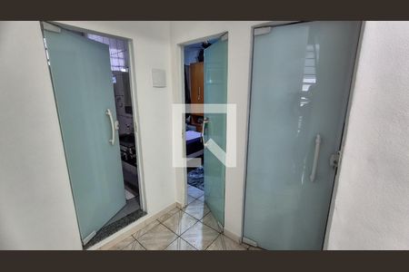 antessala para quartos e banheiro de casa para alugar com 3 quartos, 180m² em Vigário Geral, Rio de Janeiro