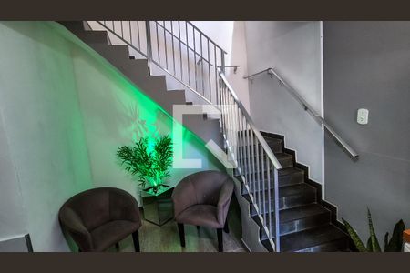 acesso ao segundo andar da Sala de casa para alugar com 3 quartos, 180m² em Vigário Geral, Rio de Janeiro