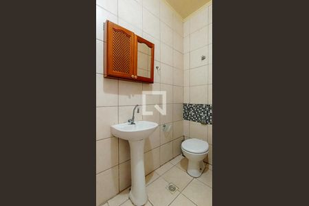 Banheiro de kitnet/studio para alugar com 1 quarto, 23m² em Menino Deus, Porto Alegre