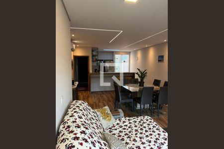 Sala de casa para alugar com 4 quartos, 318m² em Vila Scarpelli, Santo André