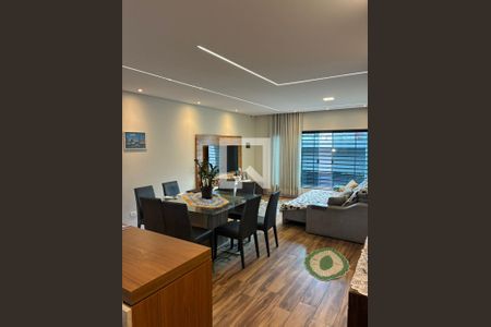 Sala de casa à venda com 4 quartos, 318m² em Vila Scarpelli, Santo André