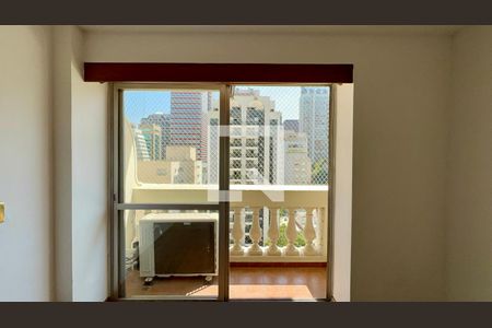 Sacada de apartamento à venda com 3 quartos, 105m² em Cerqueira César, São Paulo