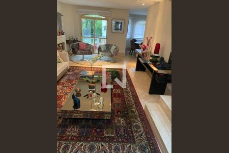 Casa à venda com 4 quartos, 342m² em Vila Carrão, São Paulo