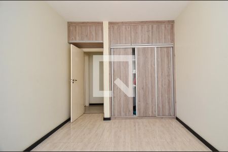 Quarto 2 de casa à venda com 3 quartos, 360m² em Esplanada, Belo Horizonte