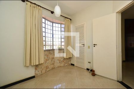 Quarto1 de casa à venda com 3 quartos, 360m² em Esplanada, Belo Horizonte