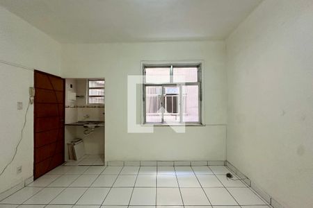 Sala/Quarto de kitnet/studio à venda com 1 quarto, 27m² em Centro, Rio de Janeiro