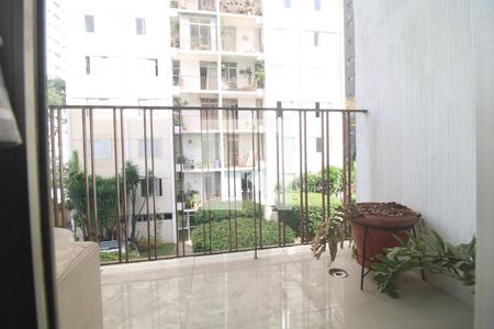 Sala de apartamento para alugar com 3 quartos, 80m² em Vila Sofia, São Paulo