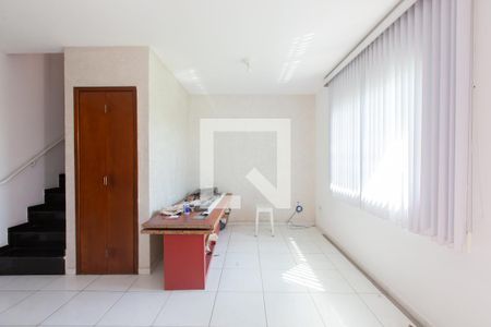 Sala de casa de condomínio para alugar com 3 quartos, 111m² em Cidade Antônio Estevão de Carvalho, São Paulo