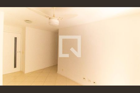 Sala de apartamento para alugar com 2 quartos, 71m² em Santa Rosa, Niterói