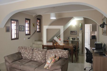 Sala de casa à venda com 3 quartos, 220m² em Jardim Scyntila, Guarulhos