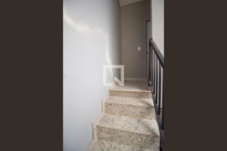 Escada de casa para alugar com 1 quarto, 45m² em Jardim Paulistano (zona Norte), São Paulo