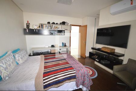 Casa à venda com 3 quartos, 567m² em Copacabana, Belo Horizonte