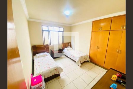 Casa à venda com 5 quartos, 400m² em Santa Amelia, Belo Horizonte