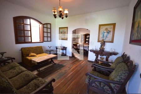 Casa à venda com 3 quartos, 233m² em Santa Amelia, Belo Horizonte