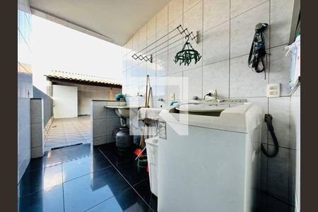 Casa à venda com 2 quartos, 64m² em Planalto, Belo Horizonte