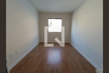 Casa à venda com 3 quartos, 130m² em Floramar, Belo Horizonte