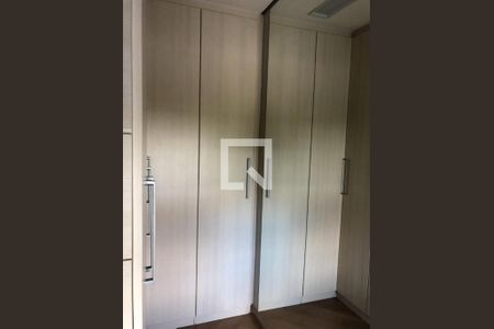 Casa à venda com 3 quartos, 250m² em Vila Nivi, São Paulo