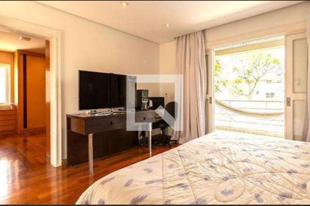 Casa à venda com 5 quartos, 353m² em Chácara Monte Alegre, São Paulo