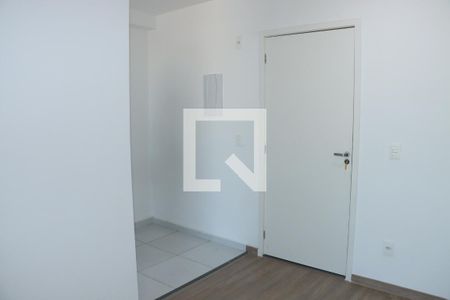 Sala de apartamento para alugar com 2 quartos, 42m² em Jardim Vazame, Embu das Artes