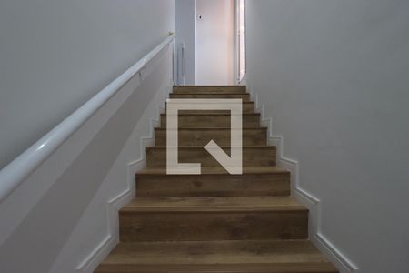 Escada de apartamento à venda com 2 quartos, 100m² em Parque Novo Oratório, Santo André