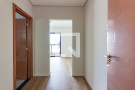 Corredor de casa à venda com 3 quartos, 215m² em Jardim das Flores, Osasco