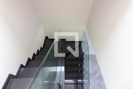 Escada de casa à venda com 3 quartos, 215m² em Jardim das Flores, Osasco