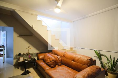 Sala de casa à venda com 2 quartos, 160m² em Chácara Seis de Outubro, São Paulo