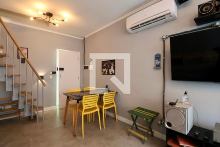 Sala de apartamento para alugar com 1 quarto, 54m² em Jardim Las Palmas, Guarujá