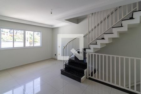 Sala de casa à venda com 3 quartos, 132m² em Vila do Castelo, São Paulo