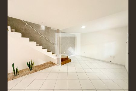 Sala de TV de casa para alugar com 3 quartos, 120m² em Areias, São José