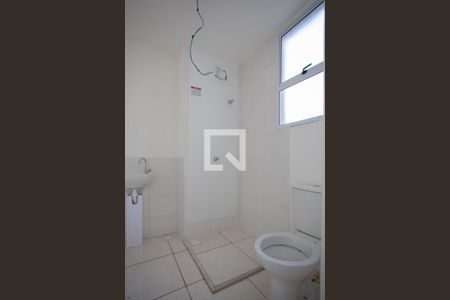 Banheiro Social de kitnet/studio para alugar com 1 quarto, 48m² em Mantiqueira, Belo Horizonte